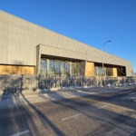 Detalle de los paneles Equitone en la fachada del nuevo polideportivo construido por Grupo MLN.