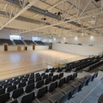 Gradas con capacidad para 1.000 espectadores en el interior del pabellón municipal.