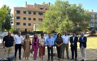 Autoridades del Ayuntamiento de Madrid, la EMVS y Grupo MLN en el acto de colocación de la primera piedra de Carabanchel 35